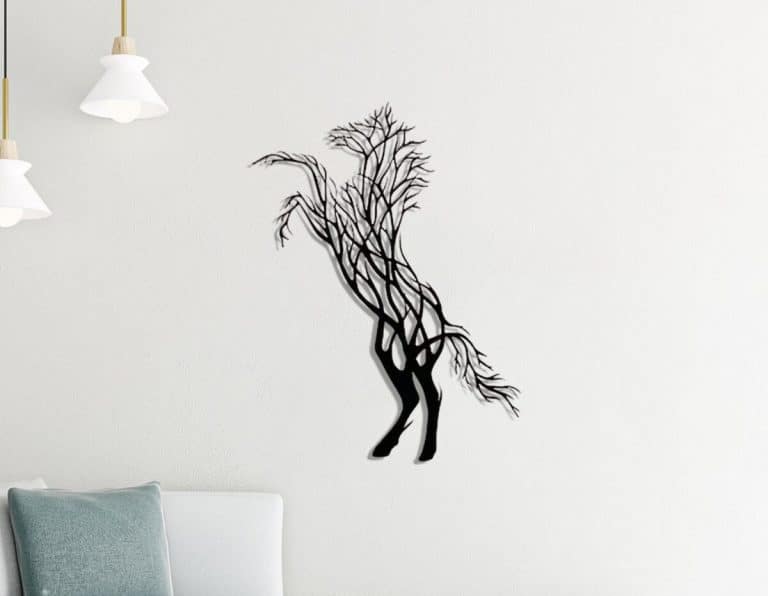 Décoration murale en métal : Arbre cheval cabré